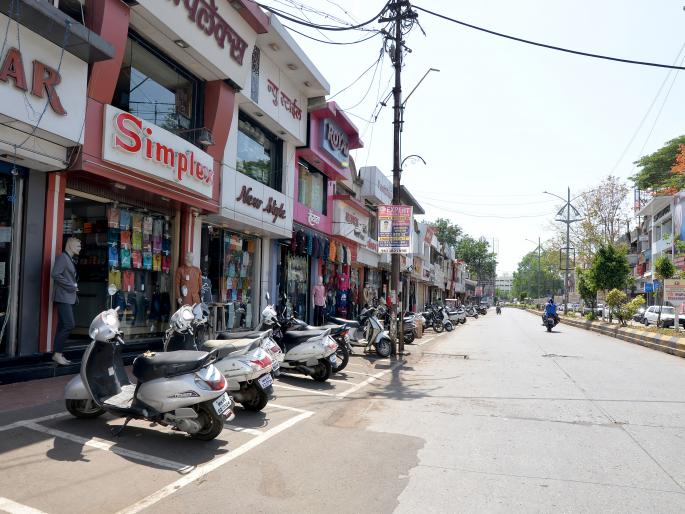 Suppression of ‘high risk’ information | निम्म्याहून अधिक दुकाने खुली Suppression of ‘high risk’ information | निम्म्याहून अधिक दुकाने खुली