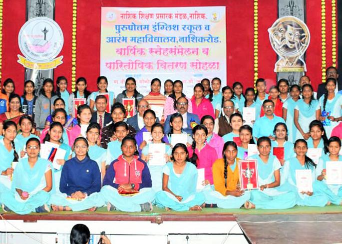 Employment opportunities available in the tax sector | कर क्षेत्रात रोजगाराच्या संधी उपलब्ध Employment opportunities available in the tax sector | कर क्षेत्रात रोजगाराच्या संधी उपलब्ध