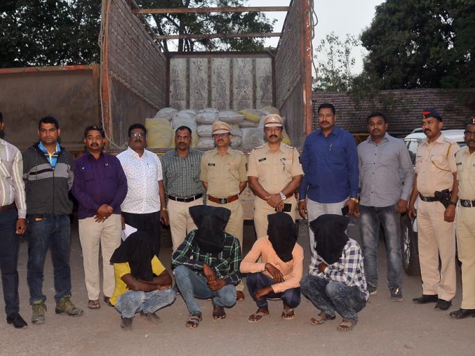 173 cement sacks seized | १७३ सीमेंट गोण्या जप्त