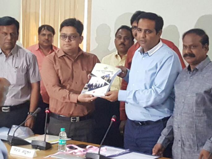Nagpur Municipal Commissioner's Budget cut by 12 percent | नागपूर मनपा आयुक्तांची अर्थसंकल्पात १२ टक्के कपात Nagpur Municipal Commissioner's Budget cut by 12 percent | नागपूर मनपा आयुक्तांची अर्थसंकल्पात १२ टक्के कपात