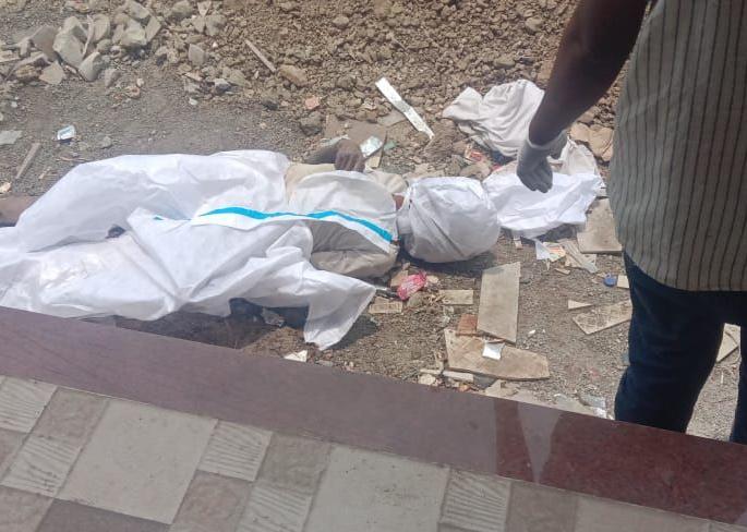 Coroned unclaimed bodies found | आढळला कोरोनाबाधित बेवारस मृतदेह Coroned unclaimed bodies found | आढळला कोरोनाबाधित बेवारस मृतदेह