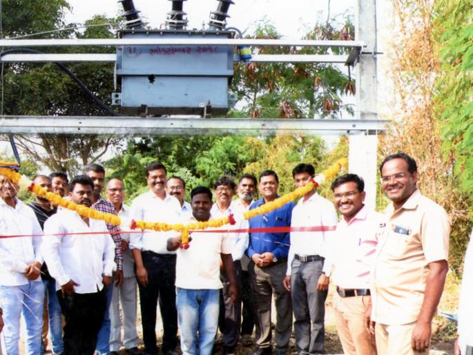 Parbhani: The first independent rohitra to be set up for agriculture | परभणी : कृषीपंपासाठी उभारले पहिले स्वतंत्र रोहित्र