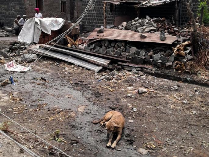 Parbhani: 52 villages in the dark due to windy winds | परभणी : वादळी वाऱ्यामुळे ५२ गावे अंधारात