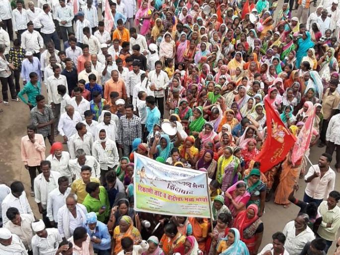 Adivasi community front for deficit loan | खावटी कर्जासाठी आदिवासी समाजाचा मोर्चा Adivasi community front for deficit loan | खावटी कर्जासाठी आदिवासी समाजाचा मोर्चा