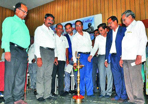 The law of reservation should be made | आरक्षणाचा कायदा करावा The law of reservation should be made | आरक्षणाचा कायदा करावा