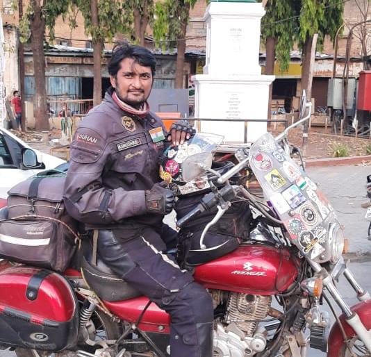 Maharashtra Darshan on 70 days motorcycle ride! | ७० दिवसांच्या मोटारसायकलवारीतून महाराष्ट्र दर्शन !