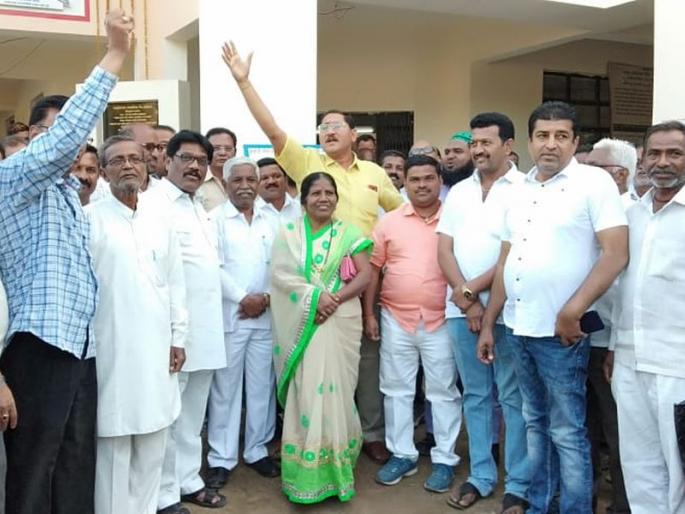 Finally, 189 payday wage workers of Chalisgaon municipality got justice | चाळीसगाव पालिकेतील १८९ रोजंदारी कर्मचाऱ्यांना मिळाला अखेर न्याय Finally, 189 payday wage workers of Chalisgaon municipality got justice | चाळीसगाव पालिकेतील १८९ रोजंदारी कर्मचाऱ्यांना मिळाला अखेर न्याय