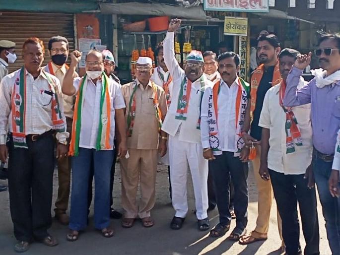 Bhusawal City Mahavikas Aghadi supports farmers' movement | भुसावळ शहर महाविकास आघाडीतर्फे शेतकरी आंदोलनाला पाठिंबा Bhusawal City Mahavikas Aghadi supports farmers' movement | भुसावळ शहर महाविकास आघाडीतर्फे शेतकरी आंदोलनाला पाठिंबा