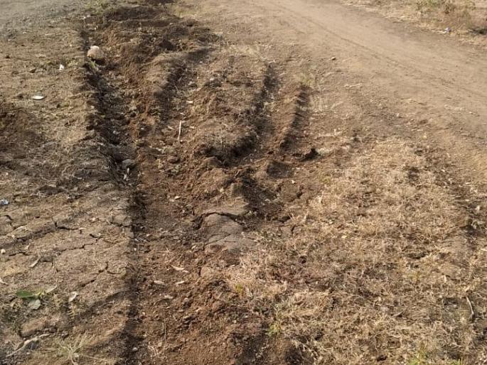 Erandol is a taluka town with unpaved roads | कच्चे रस्ते असलेले तालुक्याचे शहर एरंडोल Erandol is a taluka town with unpaved roads | कच्चे रस्ते असलेले तालुक्याचे शहर एरंडोल