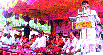 Dhananjay Munde's game of government is against reservation for reservation: Dhananjay Munde | आरक्षणाबाबत सरकारकडून राज्यात फसवणुकीचाच खेळ: धनंजय मुंडे Dhananjay Munde's game of government is against reservation for reservation: Dhananjay Munde | आरक्षणाबाबत सरकारकडून राज्यात फसवणुकीचाच खेळ: धनंजय मुंडे