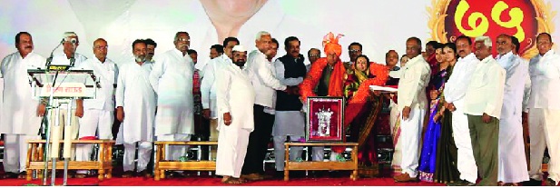 Babasaheb Patil's work will be inspired by the inspiring Diwakar Rao: Babasaheb Patil-Sarudkar | बाबासाहेबांचे कार्य तरुणांना प्रेरक दिवाकर रावते : बाबासाहेब पाटील-सरूडकर यांचा गौरव Babasaheb Patil's work will be inspired by the inspiring Diwakar Rao: Babasaheb Patil-Sarudkar | बाबासाहेबांचे कार्य तरुणांना प्रेरक दिवाकर रावते : बाबासाहेब पाटील-सरूडकर यांचा गौरव