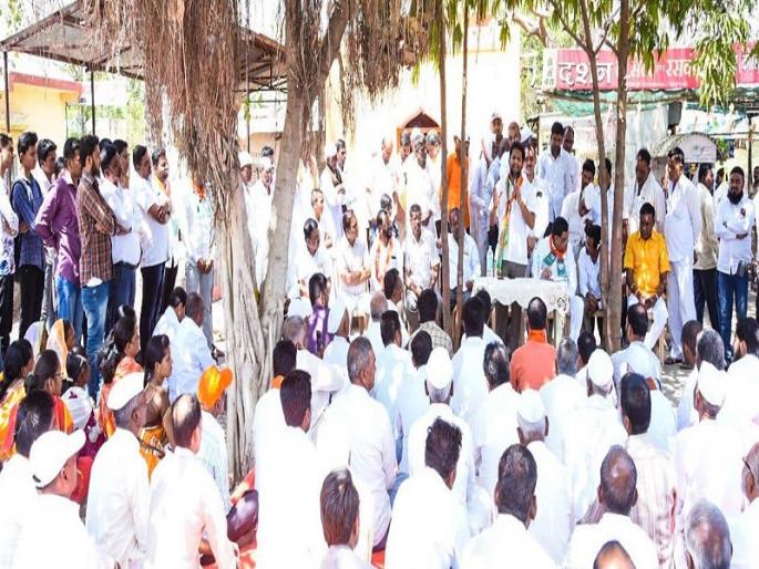 Lok Sabha Election 2019: scarcity of industrial developmenta : Sujay Vikhe | Lok Sabha Election 2019 : दहशतीमुळे औद्योगिक विकास खुंटला : सुजय विखे