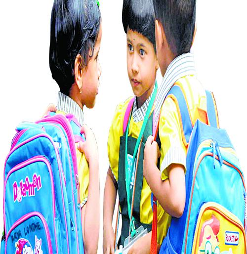 Ignore the accident! | दुर्घटना घडूनही दुर्लक्षच! Ignore the accident! | दुर्घटना घडूनही दुर्लक्षच!