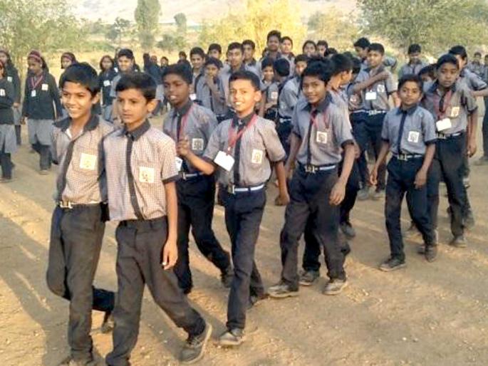 Saturday school fills without Daptara | दप्तराविना भरते शनिवारची शाळा Saturday school fills without Daptara | दप्तराविना भरते शनिवारची शाळा