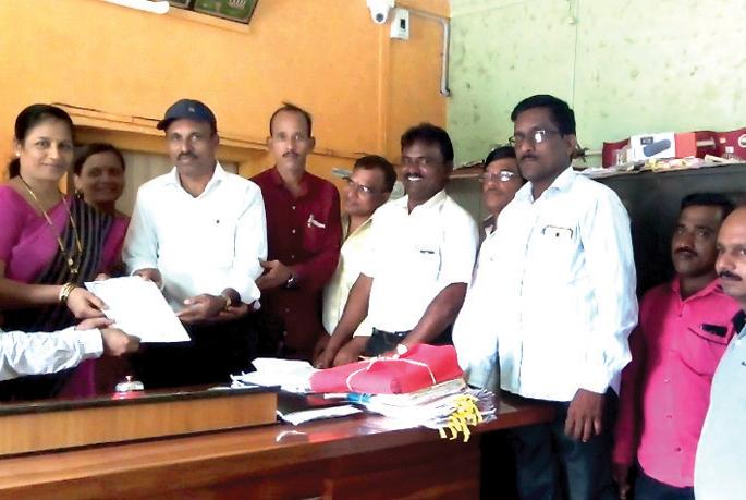 If you do not get Talathi, then request for fasting, tahsildar of Sri Dev Kukeshwar Temple Devasthan | तलाठी न मिळाल्यास उपोषण, श्री देव कुणकेश्वर मंदिर देवस्थानचे तहसीलदारांना निवेदन