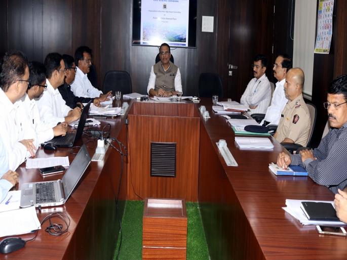 Discussion of approval of superiors committee, ownership of houses in government land, six plans in cluster scheme | क्लस्टर योजनेतील सहा आराखड्यांना उच्चधिकारी समितीची मंजुरी, शासकीय जागेवरील घरे मालकी हक्काने देण्याबाबत झाली चर्चा Discussion of approval of superiors committee, ownership of houses in government land, six plans in cluster scheme | क्लस्टर योजनेतील सहा आराखड्यांना उच्चधिकारी समितीची मंजुरी, शासकीय जागेवरील घरे मालकी हक्काने देण्याबाबत झाली चर्चा