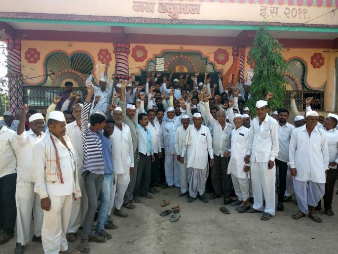 The boycott of the upcoming election, including the public apology | लोकप्रतिनिधींना गावबंदीसह आगामी निवडणुकांवर बहिष्कार The boycott of the upcoming election, including the public apology | लोकप्रतिनिधींना गावबंदीसह आगामी निवडणुकांवर बहिष्कार