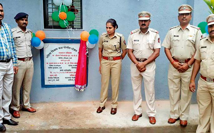 Women's sleeping room in the police station | पोलीस ठाण्यात महिला विश्रांती कक्ष