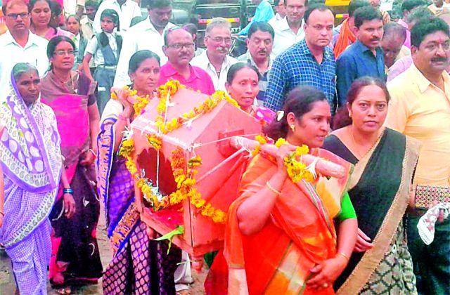 Tree culture is essential for humans | वृक्ष संवर्धन मानवासाठी अत्यावश्यक Tree culture is essential for humans | वृक्ष संवर्धन मानवासाठी अत्यावश्यक