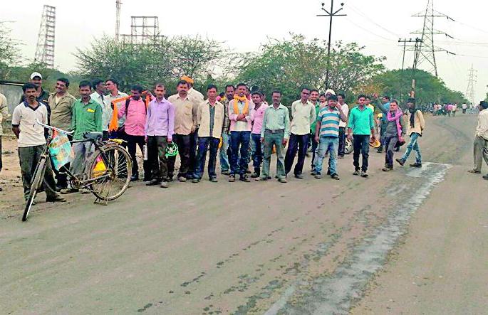 Work Stop of the Workers of Wheels India | व्हिल्स इंडियाच्या कामगारांचे काम बंद आंदोलन Work Stop of the Workers of Wheels India | व्हिल्स इंडियाच्या कामगारांचे काम बंद आंदोलन