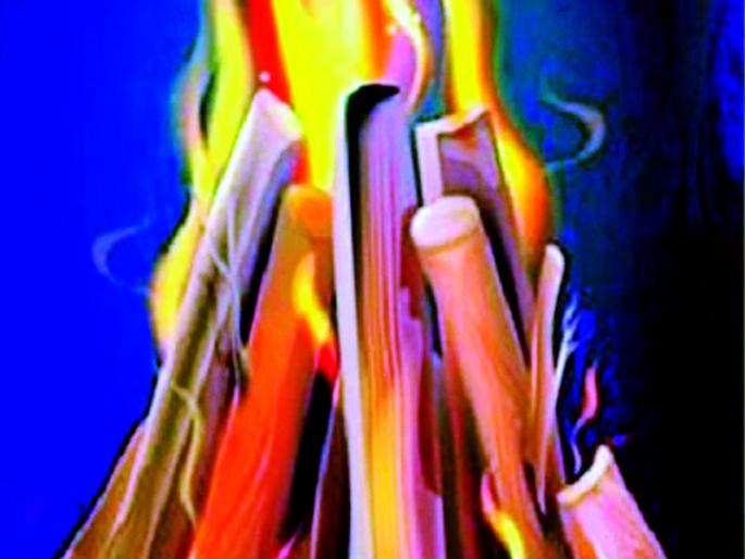 Holi combustion in 3730 places in the district | जिल्ह्यातील ३,७३० ठिकाणी होळी दहन Holi combustion in 3730 places in the district | जिल्ह्यातील ३,७३० ठिकाणी होळी दहन