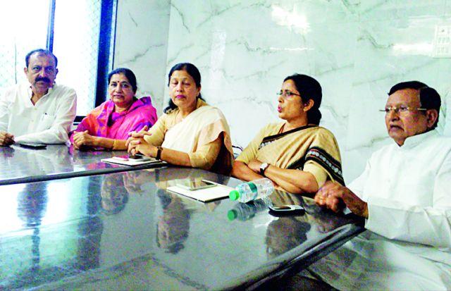 NCP combines burning Manusmruti with EVM | राकाँ इव्हीएमसह मनुस्मृतीचे दहन करणार NCP combines burning Manusmruti with EVM | राकाँ इव्हीएमसह मनुस्मृतीचे दहन करणार