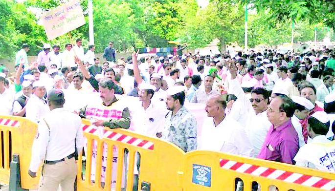 We need an old pension | आम्हाला हवी जुनी पेन्शन We need an old pension | आम्हाला हवी जुनी पेन्शन