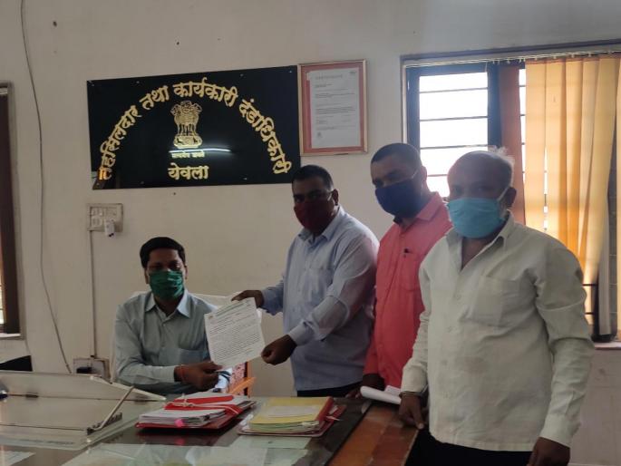 District-wide agitation of salon professionals today | सलून व्यावसायिकांचे आज जिल्हाभर आंदोलन District-wide agitation of salon professionals today | सलून व्यावसायिकांचे आज जिल्हाभर आंदोलन