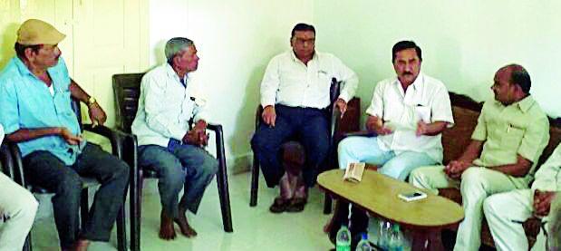 Political leaders struggle to save Vasant | ‘वसंत’ला वाचविण्यासाठी राजकीय नेत्यांची धडपड