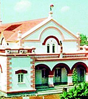 Disqualification case against eight corporators | आठ नगरसेवकांविरोधात अपात्रतेचा खटला