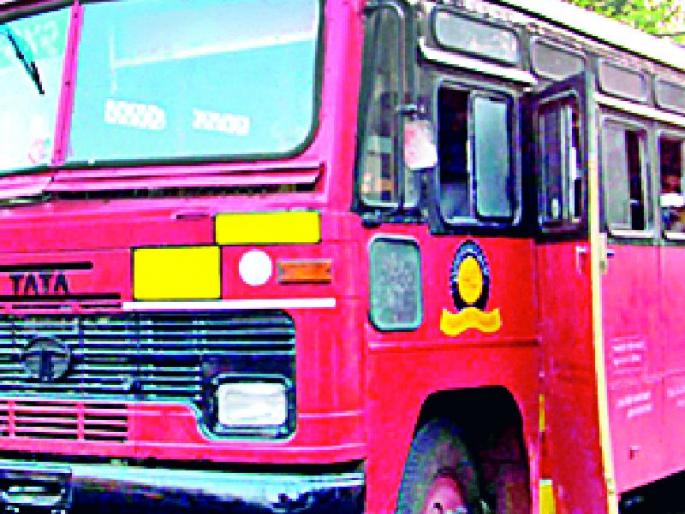 The wedding of the ST, the wedding annihilation | ‘एसटी’च्या कारभाराचा लग्न वरातीला फटका The wedding of the ST, the wedding annihilation | ‘एसटी’च्या कारभाराचा लग्न वरातीला फटका