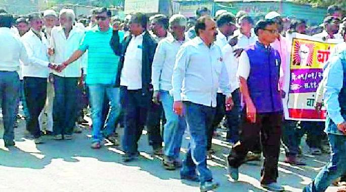 Builders' Front in Umarkhed | उमरखेडमध्ये बांधकाम व्यावसायिकांचा मोर्चा