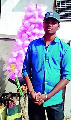 Ever since the school, sometimes within college | कधी शाळेच्या बाहेर, कधी कॉलेजच्या आत Ever since the school, sometimes within college | कधी शाळेच्या बाहेर, कधी कॉलेजच्या आत