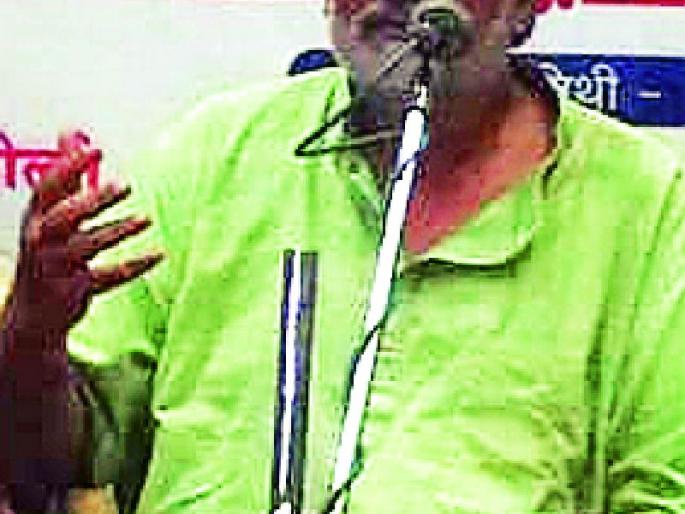 Ghat is a villain, Godse is considered a hero | गांधींना खलनायक, गोडसेला नायक ठरविण्याचा घाट