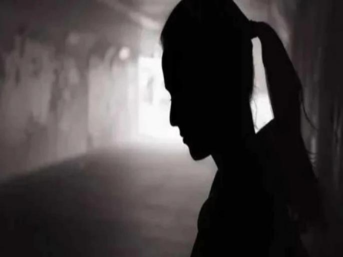 The owner was raping her in a moving car; The car driver was driving the car at Madhya Pradesh | धक्कादायक! चालत्या कारमध्ये मालक करत होता बलात्कार; कार ड्रायव्हर चालवत होता गाडी The owner was raping her in a moving car; The car driver was driving the car at Madhya Pradesh | धक्कादायक! चालत्या कारमध्ये मालक करत होता बलात्कार; कार ड्रायव्हर चालवत होता गाडी