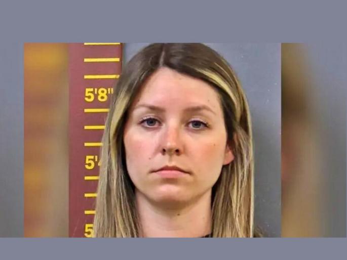 US : Girl molested by woman teacher husband alerts police | स्टुडंटचं लैंगिक शोषण करत होती महिला टीचर, पतीच्या तक्रारीनंतर खातेय तुरूंगाची हवा US : Girl molested by woman teacher husband alerts police | स्टुडंटचं लैंगिक शोषण करत होती महिला टीचर, पतीच्या तक्रारीनंतर खातेय तुरूंगाची हवा