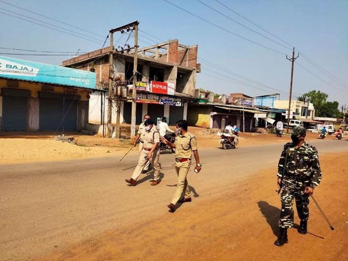 Unlock makes transactions in Raigad smooth; Educational, entertainment, sports world is still jammed | अनलॉकमुळे रायगडमधील व्यवहार सुरळीत; शैक्षणिक, मनोरंजन, खेळविश्व अद्याप ठप्पच Unlock makes transactions in Raigad smooth; Educational, entertainment, sports world is still jammed | अनलॉकमुळे रायगडमधील व्यवहार सुरळीत; शैक्षणिक, मनोरंजन, खेळविश्व अद्याप ठप्पच