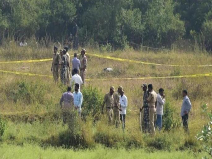 Hyderabad Encounter: Telangana government appointed 'SIT' to probe Hyderabad encounter | Hyderabad Encounter: हैदराबाद एन्काऊंटरची चौकशी होणार; तेलंगना सरकारने नेमली 'एसआयटी' Hyderabad Encounter: Telangana government appointed 'SIT' to probe Hyderabad encounter | Hyderabad Encounter: हैदराबाद एन्काऊंटरची चौकशी होणार; तेलंगना सरकारने नेमली 'एसआयटी'