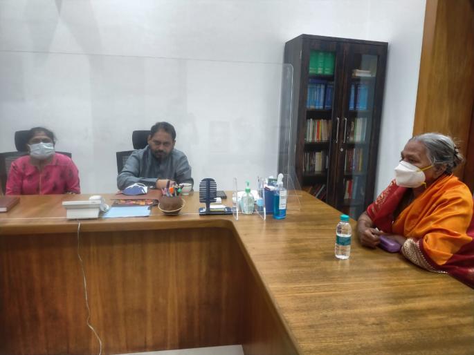 When Minister Dr. Nitin Raut is overwhelmed after visiting the family of the deceased friend | राहिल्या त्या आठवणी! दिवंगत मित्राच्या कुटुंबीयांची भेट घेतल्यावर मंत्री नितीन राऊत भारावतात तेव्हा... When Minister Dr. Nitin Raut is overwhelmed after visiting the family of the deceased friend | राहिल्या त्या आठवणी! दिवंगत मित्राच्या कुटुंबीयांची भेट घेतल्यावर मंत्री नितीन राऊत भारावतात तेव्हा...