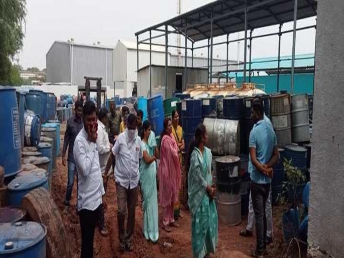 pune chemicals everywhere in the Kurkumbh area chemicals Entrepreneurs exposed in the midst of the village workers struggle | कुरकुंभ परिसरात सर्वत्र केमिकल...केमिकल...आणि फक्त केमिकलच..! pune chemicals everywhere in the Kurkumbh area chemicals Entrepreneurs exposed in the midst of the village workers struggle | कुरकुंभ परिसरात सर्वत्र केमिकल...केमिकल...आणि फक्त केमिकलच..!