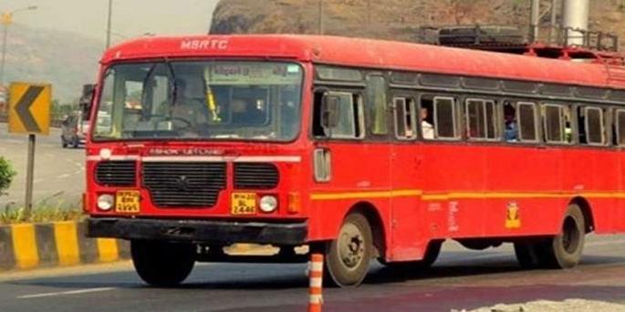 There are no buses; Should students stay in school for exams? | बसेसच नाहीत; परीक्षेसाठी विद्यार्थ्यांनी शाळेतच मुक्काम करावा का?