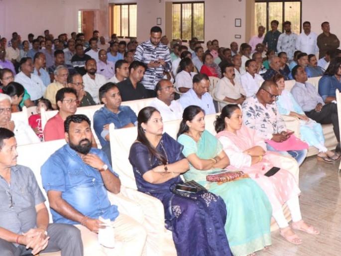 Bhayander's Janata Samvad program solves citizens' problems | भाईंदरच्या जनता संवाद कार्यक्रमात नागरिकांच्या समस्यांवर तोडगा Bhayander's Janata Samvad program solves citizens' problems | भाईंदरच्या जनता संवाद कार्यक्रमात नागरिकांच्या समस्यांवर तोडगा