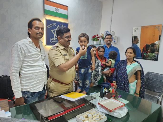 Kidnapping of 2-year-old baby from Pune station; After 12 days, the search was successful | पुणे स्टेशनवरून २ वर्षाच्या बाळाचे अपहरण; बारा दिवसानंतर शोधण्यात यश Kidnapping of 2-year-old baby from Pune station; After 12 days, the search was successful | पुणे स्टेशनवरून २ वर्षाच्या बाळाचे अपहरण; बारा दिवसानंतर शोधण्यात यश