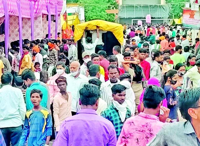 Ganpati Bappa's arrival in excitement | गणपती बाप्पाचे उत्साहात आगमन Ganpati Bappa's arrival in excitement | गणपती बाप्पाचे उत्साहात आगमन