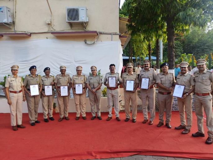 Railway Police won three awards in 'Trusted Policing' | 'ट्रस्टेड पुलिसिंग'मध्ये रेल्वे पोलिसांना तीन पुरस्कार  Railway Police won three awards in 'Trusted Policing' | 'ट्रस्टेड पुलिसिंग'मध्ये रेल्वे पोलिसांना तीन पुरस्कार