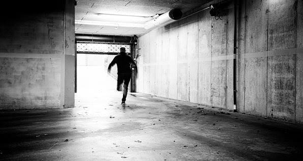 Accused escapes after Andaman court issues warrant; Types of Yerawada area | अंदमान कोर्टाने वॉरंट बजावल्यानंतर आरोपीचे पलायन; येरवडा परिसरातील प्रकार Accused escapes after Andaman court issues warrant; Types of Yerawada area | अंदमान कोर्टाने वॉरंट बजावल्यानंतर आरोपीचे पलायन; येरवडा परिसरातील प्रकार