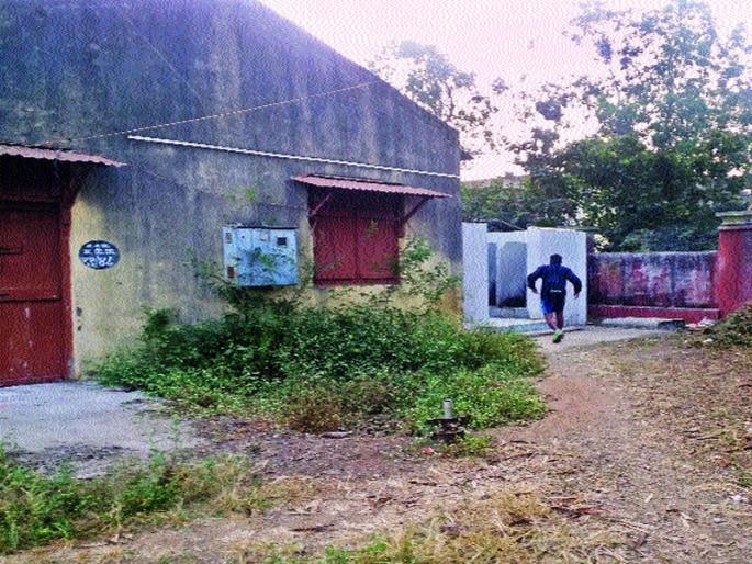Satpur's jogging track in the throes of a problem | सातपूरचा जॉगिंग ट्रॅक समस्येच्या गर्तेत Satpur's jogging track in the throes of a problem | सातपूरचा जॉगिंग ट्रॅक समस्येच्या गर्तेत