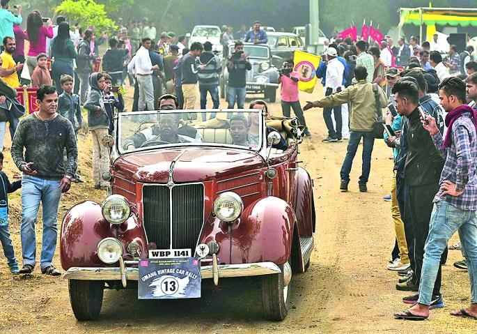 Memories remembered by Vintage Car Rally in Nagpur | नागपुरात व्हिंटेज कार रॅलीने जागवल्या आठवणी