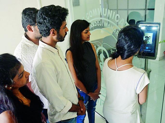 'Hi-Tech' attendance through face in Nagpur University | नागपूर विद्यापीठात चेहऱ्याच्या माध्यमातून ‘हायटेक’ हजेरी