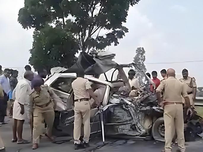 10 people were killed in a collision between a bus and an Innova in Mysore, Karnataka | कर्नाटकात मोठी दुर्घटना! इनोव्हा आणि बसच्या धडकेत चिमुकल्यांसह १० जण चिरडले, जागीच मृत्यू 10 people were killed in a collision between a bus and an Innova in Mysore, Karnataka | कर्नाटकात मोठी दुर्घटना! इनोव्हा आणि बसच्या धडकेत चिमुकल्यांसह १० जण चिरडले, जागीच मृत्यू
